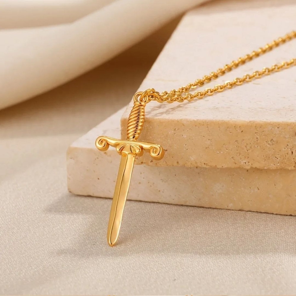 MEN'S 18K GOLD PLATED SWORD NECKLACE